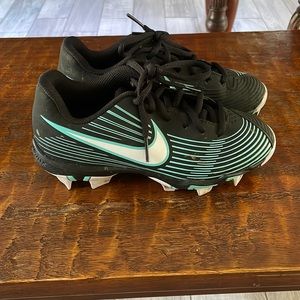 Nike boy/girl baseball/softball cleats